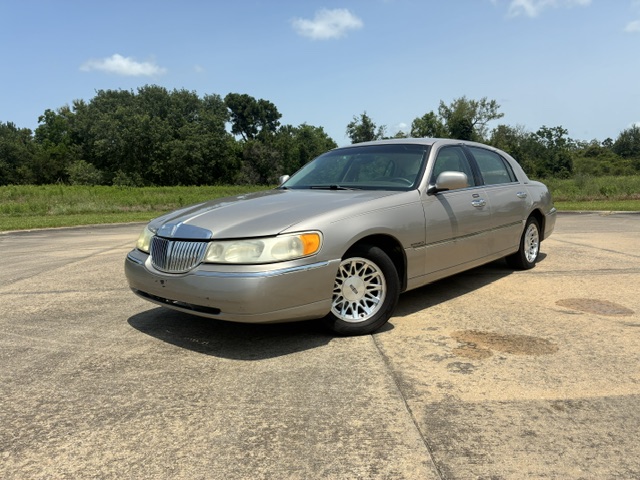 1999 Lincoln Town Car